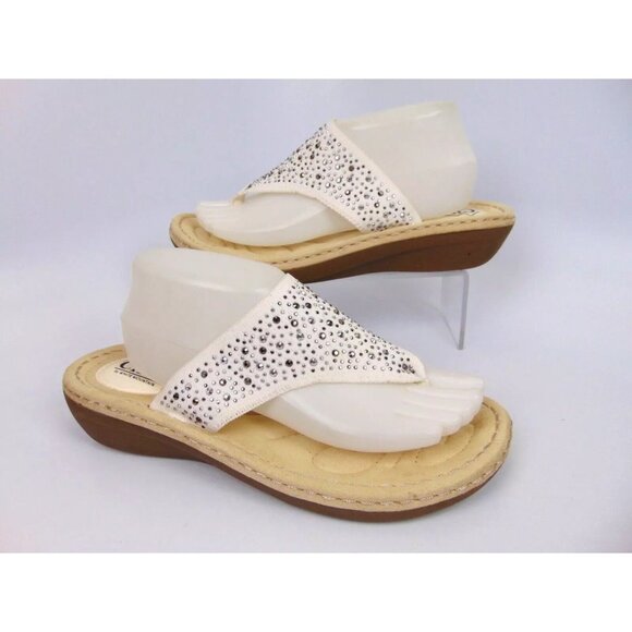 Cliffs By White Mountain Calling Low Wedge Sandals, Women's Size 7/8 Med, White - Picture 1 of 6